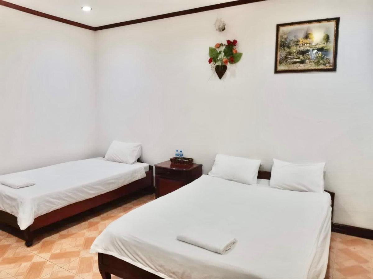 Mina Hotel Vientiane Buitenkant foto